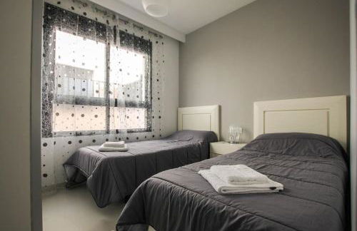 Playa Elisa Costa 819 - Pool view 400m from Mil Palmeras beach - Foto 13