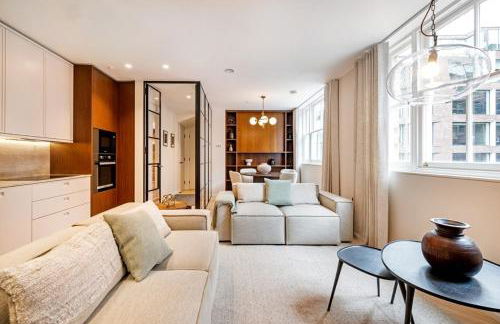 Covent Garden 2 bed 2 bath duplex - Photo 1