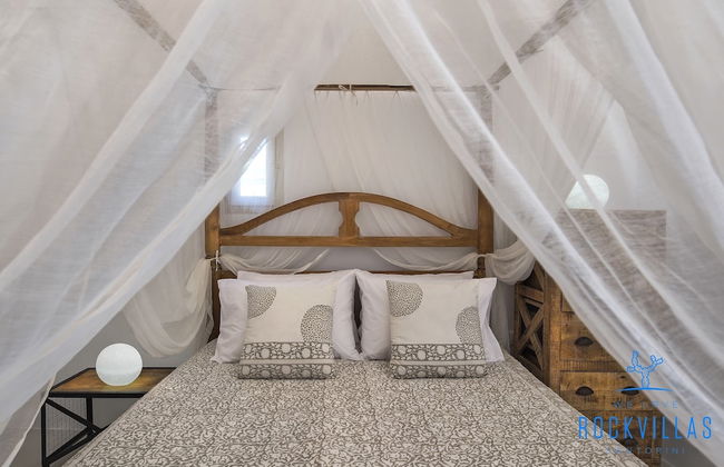 Rock Villas - Emporio | Pool, Jacuzzi, Castle View - Foto 2