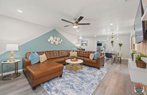 The Splash Society-Pool, Spa, Games, and Vibes - Photo 15