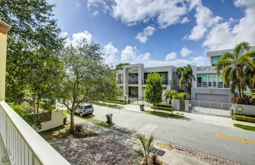 Private Patio Cali King Bed Walk to Las Olas - Foto 31