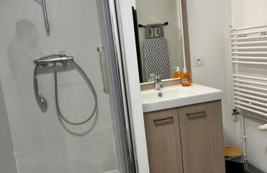 Superbe Appart 2P pour 4 pers à 5 min TGV RER Orly - Foto 16