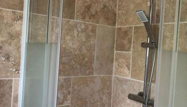 La Saint Comienne - Photo 4, Shower