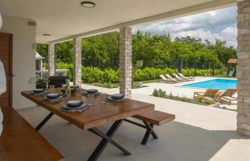 Amazing Home In Strped With Wifi - Photo 12