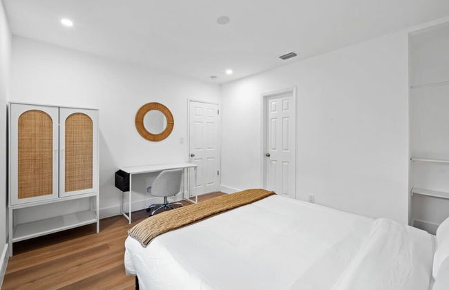 Spacious 2 BR Sailboat Bend - Photo 14