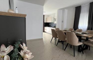 Villa Isola - Photo 1