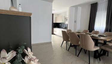 Villa Isola - Photo 1