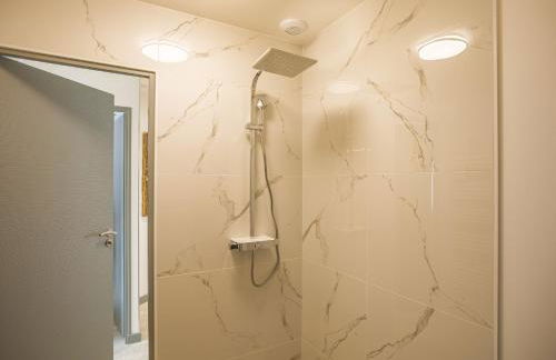 Le Flamboyant - Confort & Rareté - Premium - Photo 35