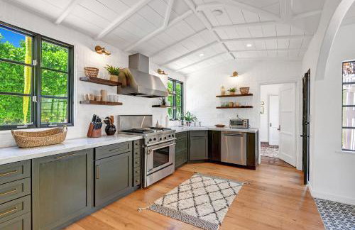 Famous Movie Colony Estate- Casa de Amigos Estate- Ultra Luxe, Pool, Spa, Firepit 4bd, 3.5bth - Foto 9