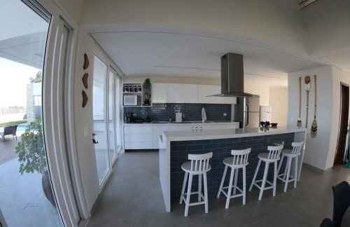 Piscina aquecida, 5 suítes e pé na areia com vista espetacular!! - Photo 80