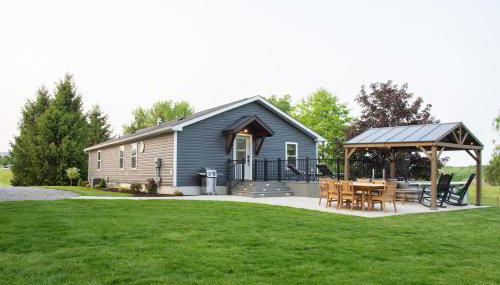 Maple Retreat with Big Pool - Photo 2