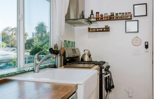 Serene Silver Lake 1 bedroom 1 bathroom Back house With Private Backyard - Photo 63