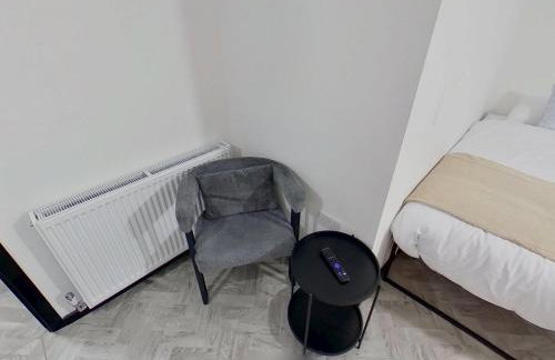 Stylish Modern Studio Near MediaCityUK & Manchester Centre - Free Parking - Sleeps 2 Enjoy - Foto 6