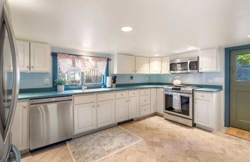 5BR Minutes to Salem|Historic Downtown Beverly - Photo 4