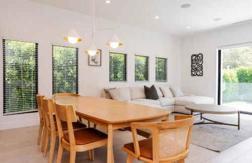 Modern Poolside Paradise - Foto 31