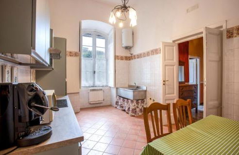 3 Bedroom Beautiful Home In Salerno - Foto 24
