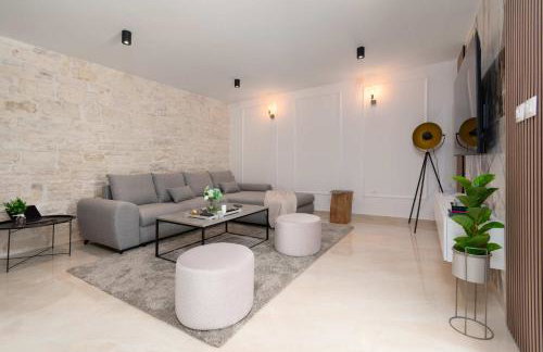 Designer Villa Simone - Modern & Heritage Style with Office - Foto 39