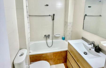 LA MER BLEUE, Boutique Apartament with free parking, full equipped in Fenals Beach - Foto 22