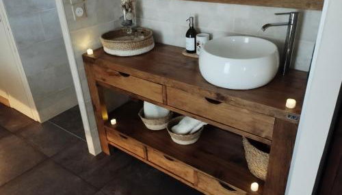 Le Mas aux Amoureux , Suite Romantique et Spa - Foto 5