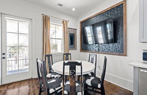 Elegant 4bd with Pool and Off Street Parking - Foto 9