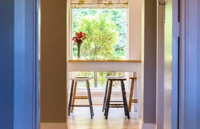 Beautiful 2 Story Manor Close to Beach and all - Foto 75