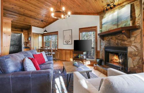 Mountain Views Hot Tub FirePit Close to town - Foto 10