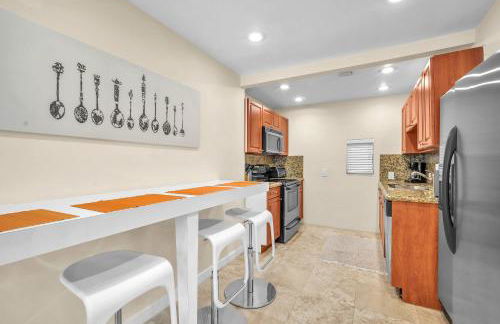 Grove Bay Bungalow - 2/2 Gated Cottage-Walk to Bay - Foto 11