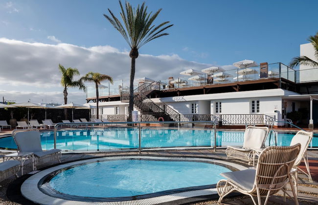 Plus Fariones Apartamentos - Photo 41