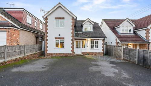 Large 4 Bedroom House Bricket Wood, Van & Car Parking, Sleeps 8 - Foto 2