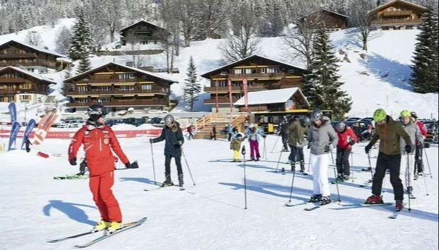 Desfrutando da aula de esqui