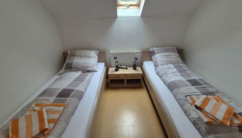 Komfortable 90 qm Ferienwohnung Berta mit 3 Schlafzimmern Küche Balkon Wohnzimmer mit großem LED TV InternetWiFi Flatrate und kostenlosen Parkplatz inklusive in Brilon Madfeld mit Rechnung - Foto 3