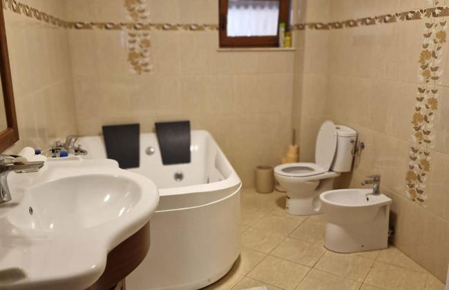 Bucovina-mountainhouse-5br-fireplace-hottub-wifi - Foto 12