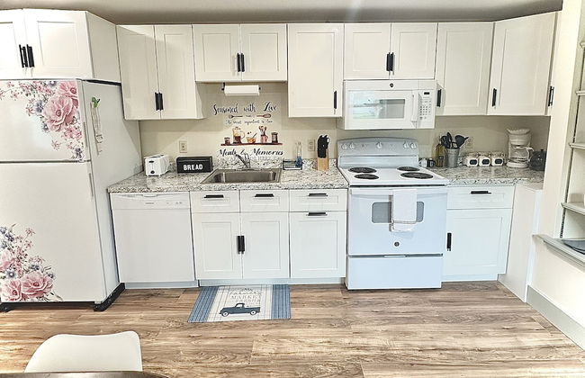 2BR Sunshine Town Condo - Photo 12