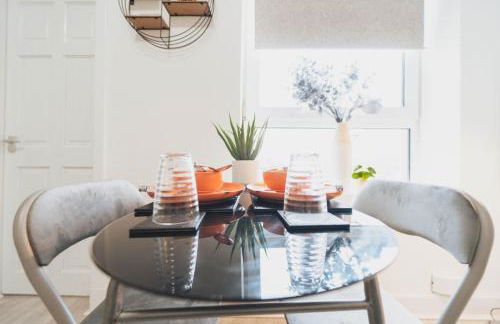 Top Floor 1BR Wishaw Flat with Parking - Foto 10