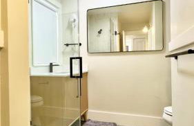 Iconic 2BR Bungalow, Short Walk to SJSU, with Parking - Foto 32