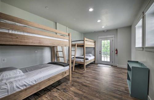 Bross Brothers Cabin with Wraparound Porch! - Foto 21