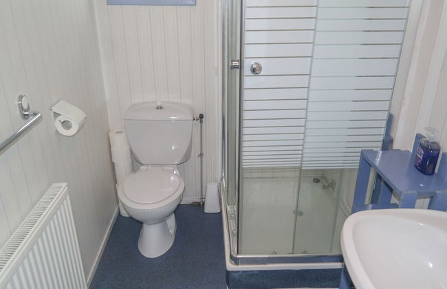 8 Pers Chalet Carla in Front of the Lauwersmeer and own Fishing Pier - Photo 11