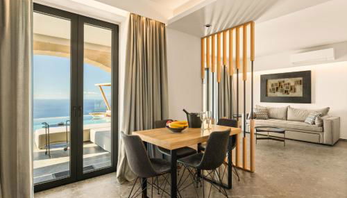 Mani Theasis - Foto 5