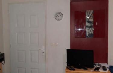 Petit maison avec jardin - Photo 6