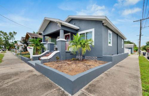 Cozy Bungalow Central Location Near Downtown - Foto 21