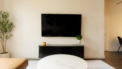 Above The Roots - Sophisticated 1BD Retreat - Photo 5