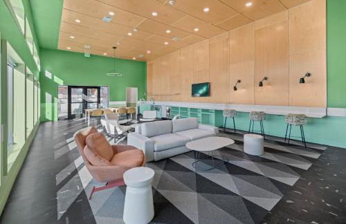 New Downtown Luxury APT ' 2 King Beds, Free Parking, Fast Wi-Fi & Gym Access! - Foto 39