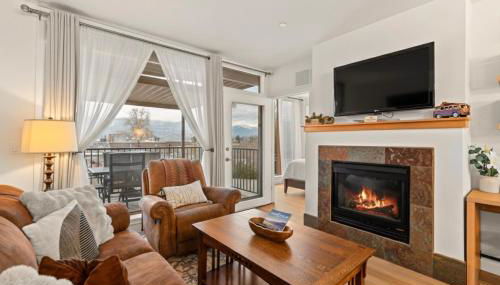 Lakeside luxury with hot tub and pool - Foto 5