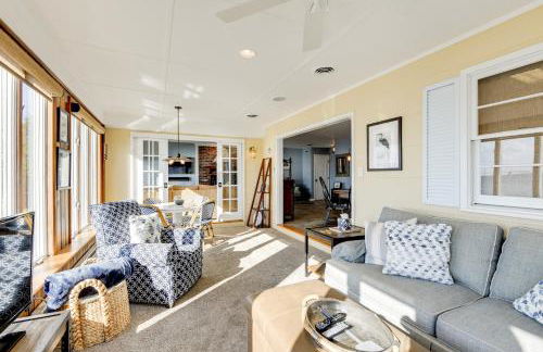 Pool and Stunning Water Views Kent Island Home! - Foto 13