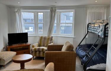 Modern, Sleeps 6, First floor, Parking, Beautiful rural market town, Llani - Foto 17