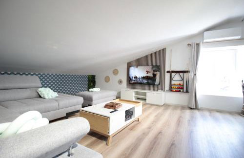 Verdun Centre - Full climatisation - 3 chambres - 7 couchages - 10 personnes - Parking Proche - Terrain 800m2 - Balnéothérapie - Air de jeux extérieurs - TOP CONFORT - Géré par PrestaZen'Services - Photo 9