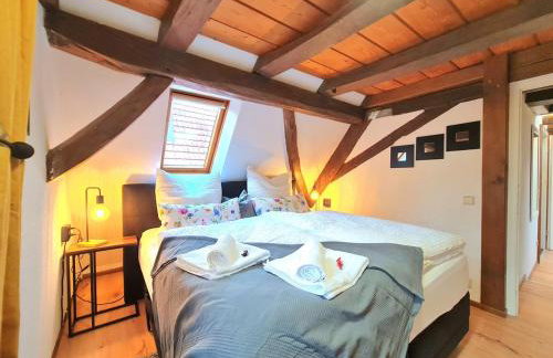 AVAHOME: Haus für 16, WLAN, Parkplätze, Netflix, Nespresso - Foto 6