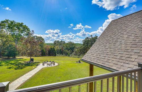 Game Room, Deck and Yard Lake of the Ozarks Retreat - Foto 23