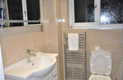 Modern 3 bedroom house- 2 parking spaces- near central MK - Foto 17