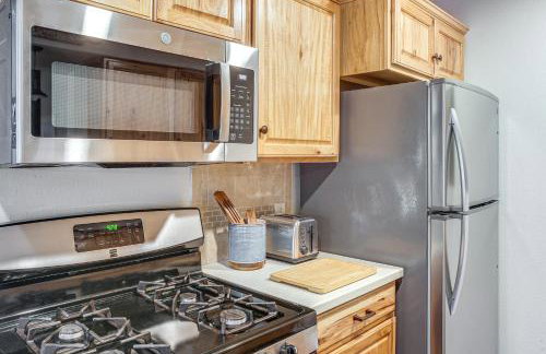 3 Mi to Coeur dAlene Lake! Cozy Mtn-Town Getaway - Foto 6